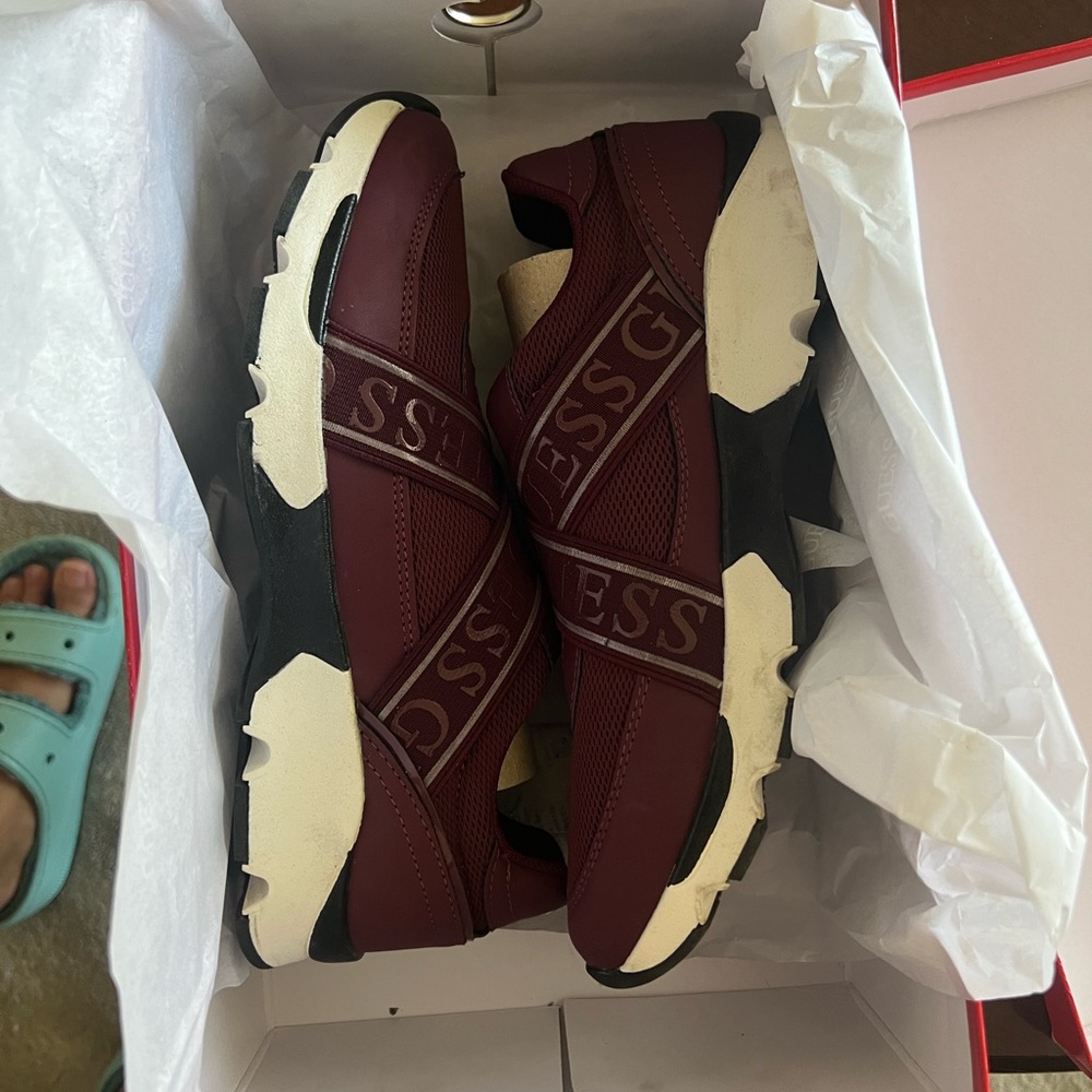 Brand new Guess Sneakers